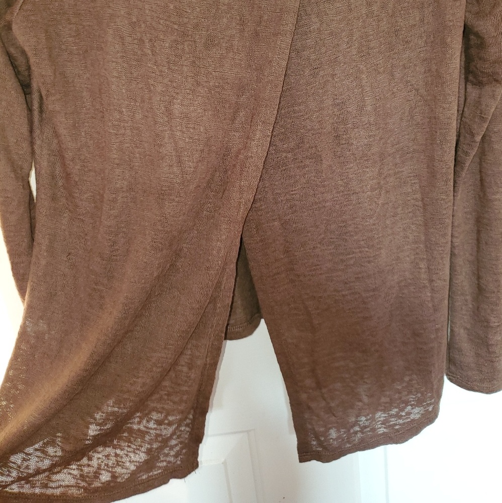 Split Back Top - Picture 2 of 2